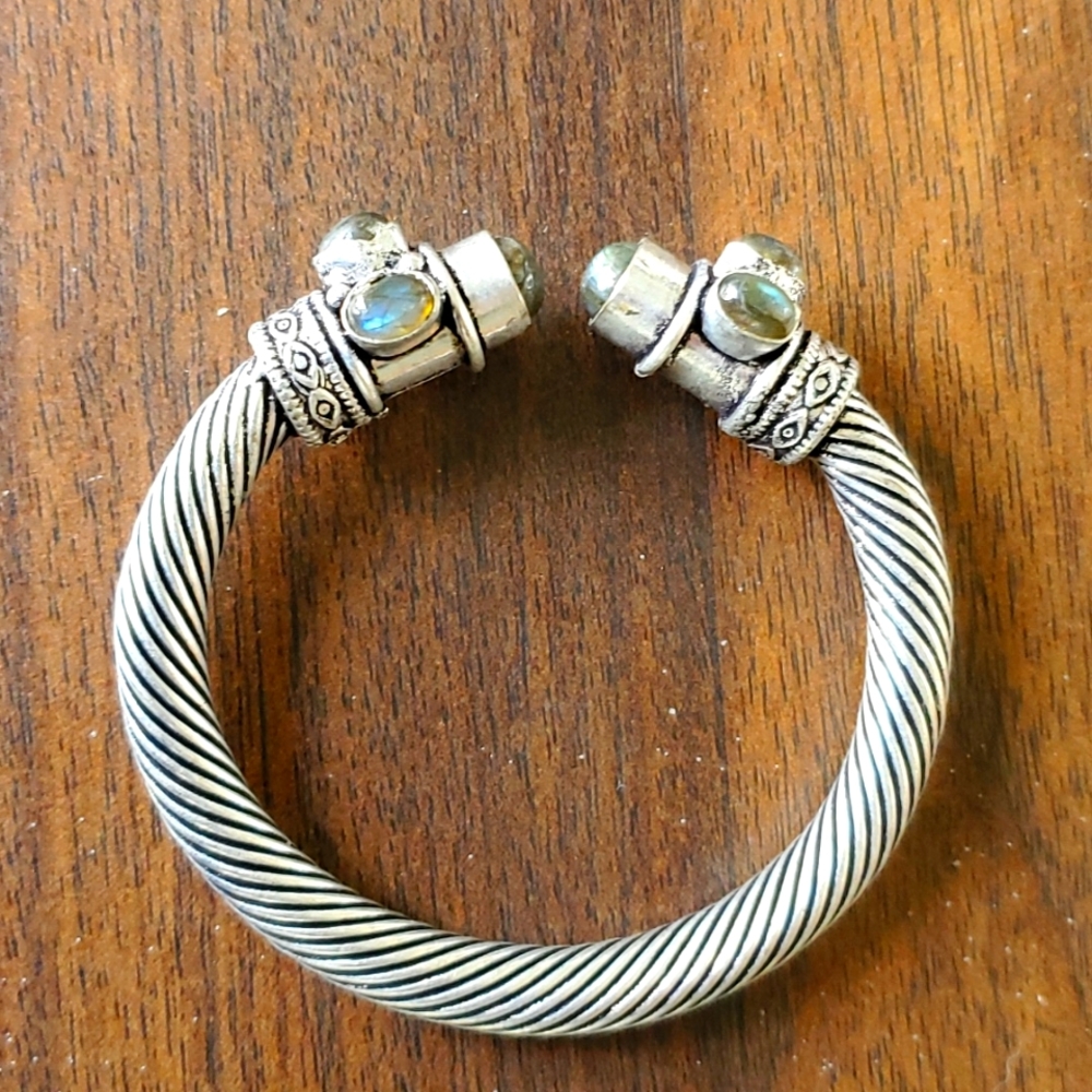 New Unique Labradorite Silver Cuff Bracelet.
